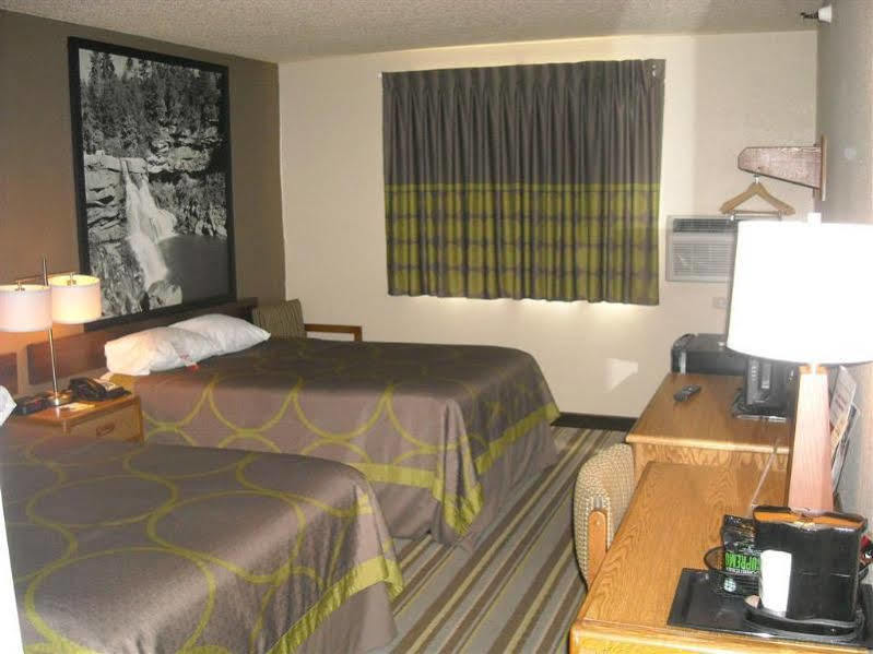 Super 8 By Wyndham Hull Street Midlothian Richmond Area Hotel Buitenkant foto